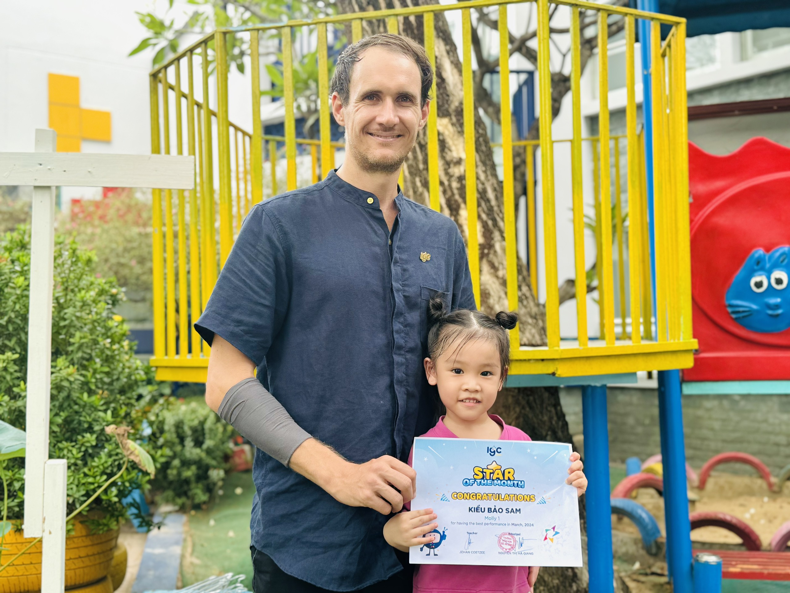 STAR OF THE MONTH – NGÔI SAO CỦA THÁNG