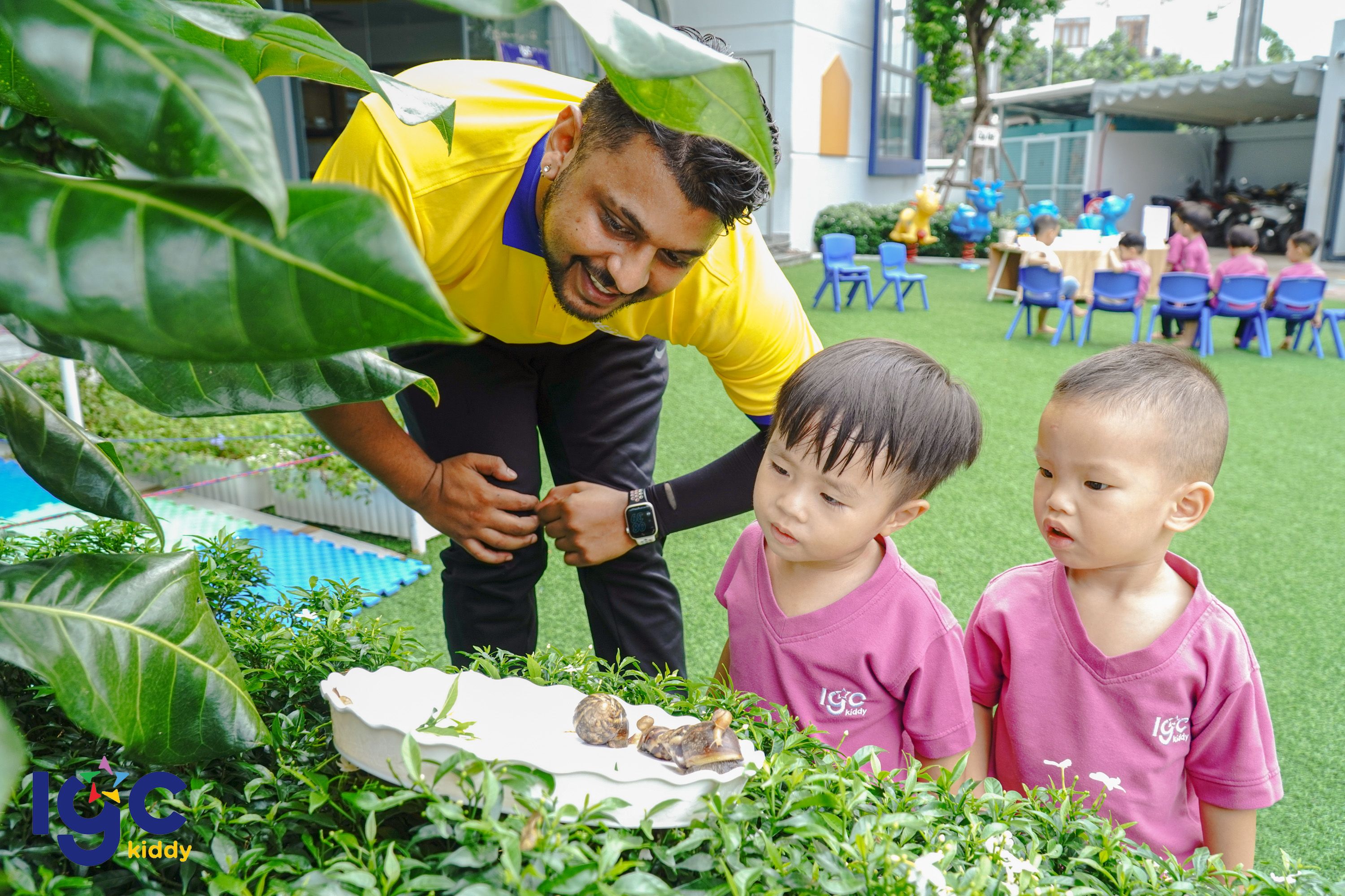 MỘT BUỔI SÁNG THƯ GIÃN CÙNG NHỮNG NGƯỜI BẠN NHỎ TRONG KHU VƯỜN