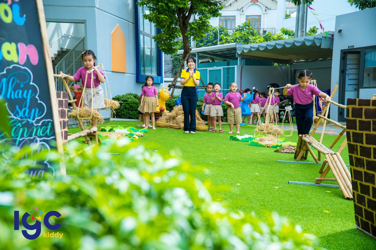 CHƠI MÀ HỌC - HỌC MÀ CHƠI - GIÚP CON PHÁT TRIỂN VỀ THỂ CHẤT, TRÍ TUỆ VÀ SỰ SÁNG TẠO