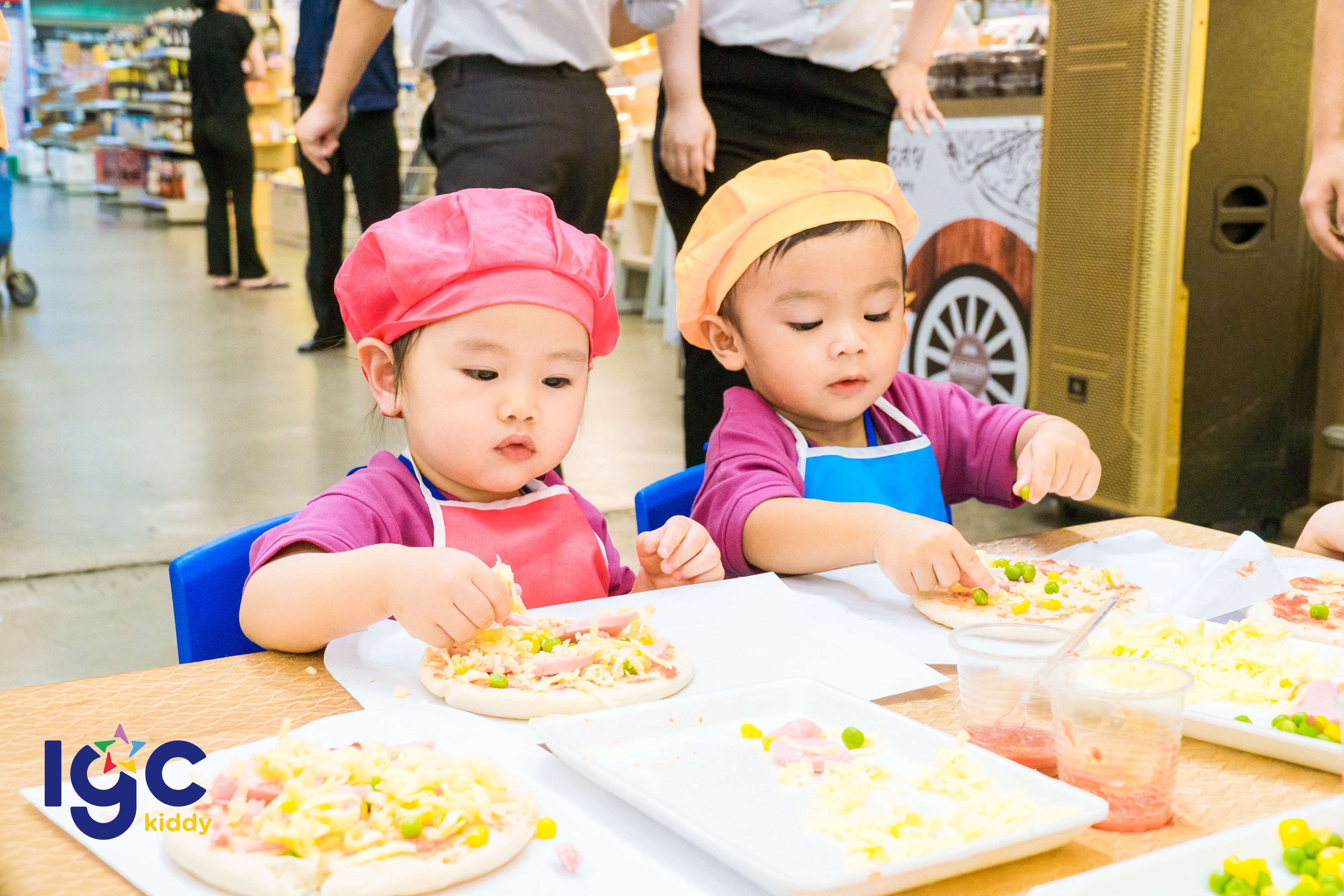 TRỞ THÀNH "ĐẦU BẾP NHÍ" LÀM BÁNH PIZZA CÙNG CÁC BẠN NHỎ IGC KIDDY AN BÌNH