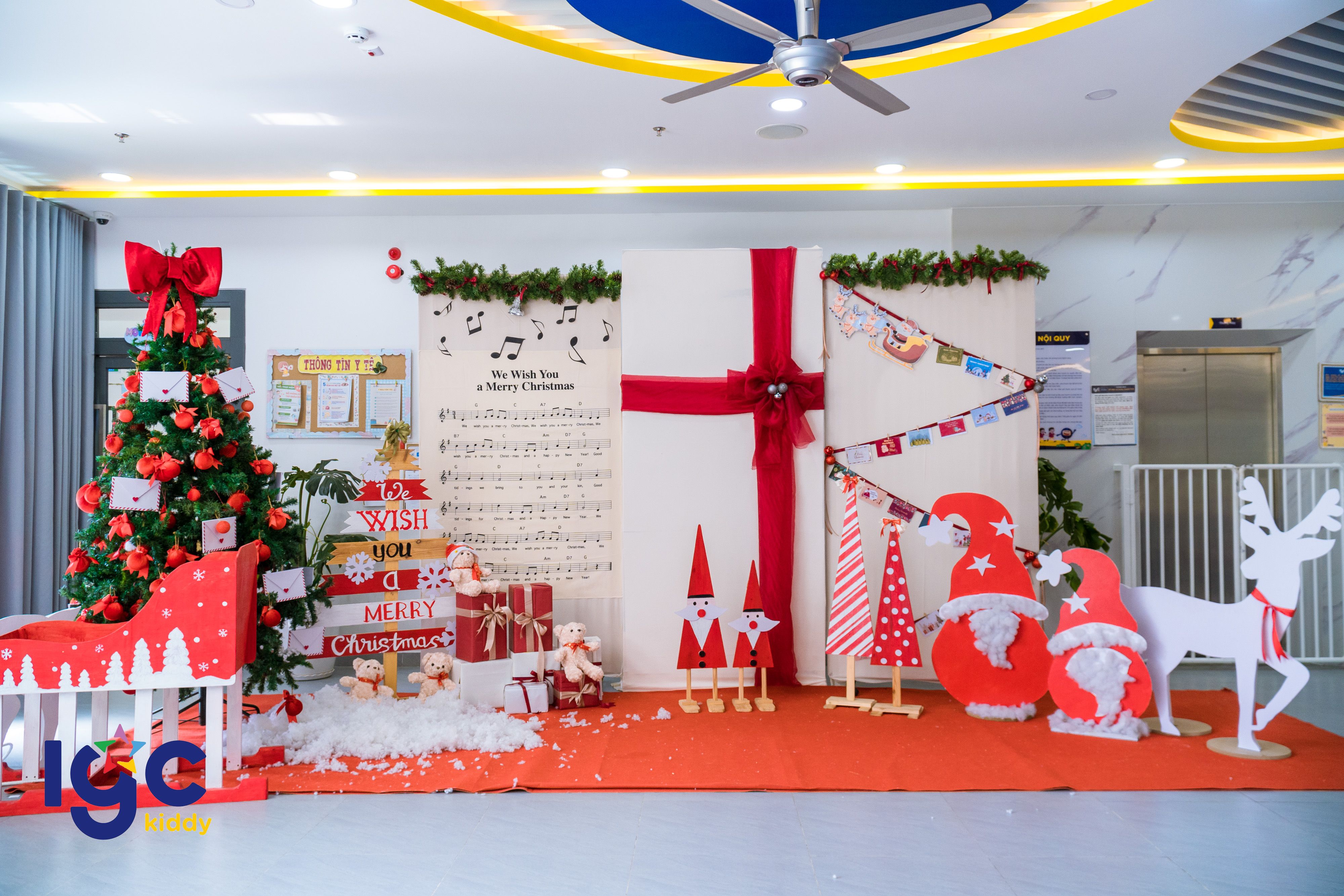 NOEL GÕ CỬA - TRƯỜNG IGC KIDDY AN BÌNH BỪNG SÁNG KHÔNG KHÍ GIÁNG SINH