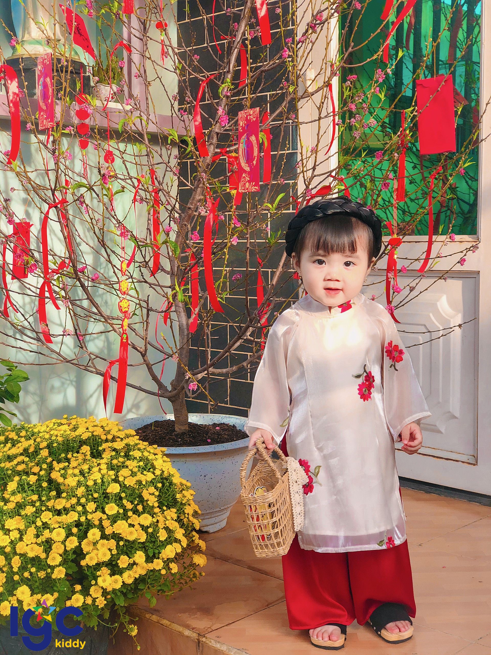 KHOẢNH KHẮC MÙA XUÂN