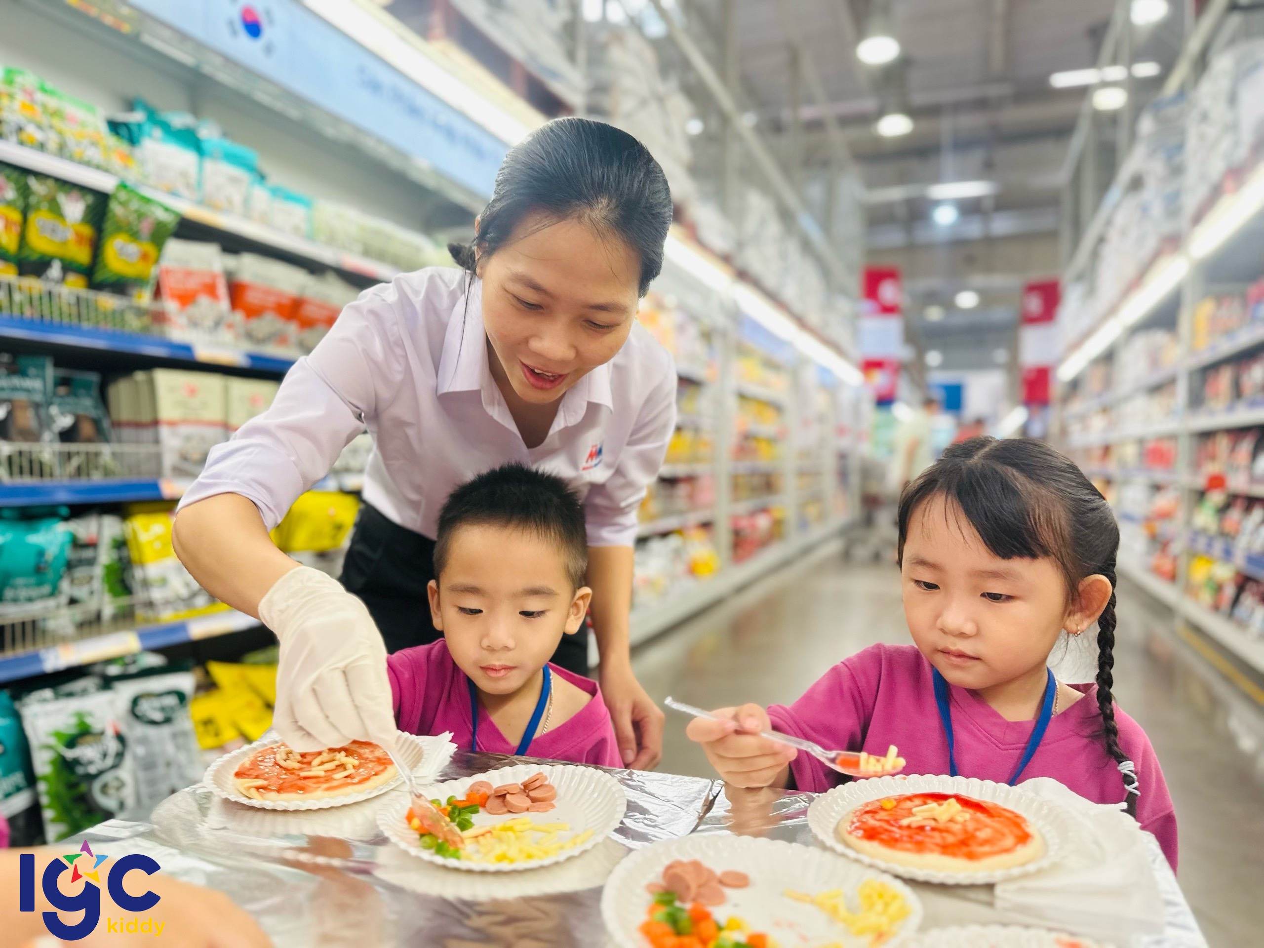 HOẠT ĐỘNG TRẢI NGHIỆM LÀM BÁNH PIZZA