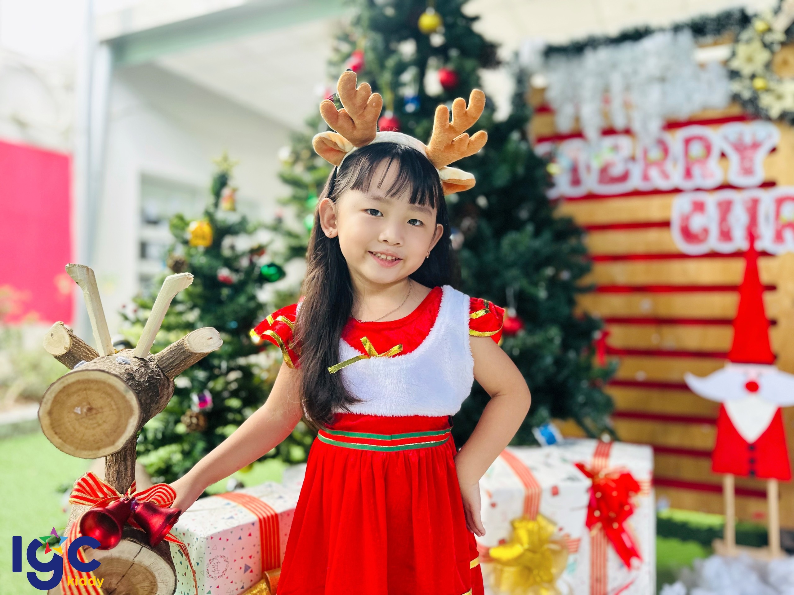 SẮC MÀU GIÁNG SINH